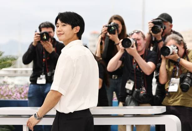 (240520) -- CANNES, May 20, 2024 -- Actor Jung Hae-In poses during a photocall for the film Veteran 2 at the 77th Cannes Film Festival in Cannes, southern France, May 20, 2024. ) FRANCE-CANNES-FILM FESTIVAL-VETERAN 2 GaoxJing 