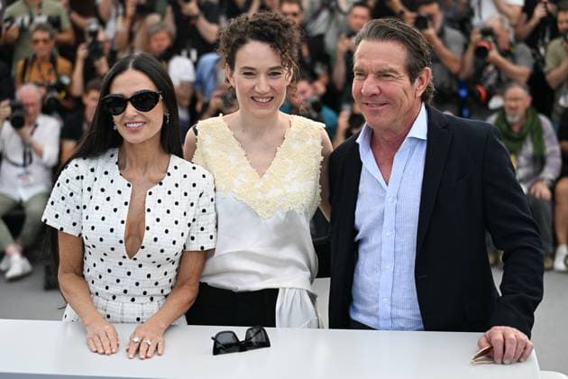77eme Festival International du Film de Cannes Photocall du film 77th International Cannes Film Festival Photocall THE SUBSTANCE DEMI MOORE CORALIE FARGEAT DENNIS QUAID 305236 2024 05 20 Cannes France  Copyright: xSergexArnalx xStarfacex STAR_305236_008