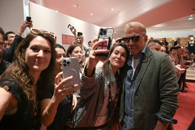 77eme Festival International du Film de Cannes MontÃ e des marches du film 77th International Cannes Film Festival Press Conference HORIZON KEVIN COSTNER 305241 2024 05 20 Costner, Kevin  Copyright: xSergexArnalx xStarfacex STAR_305241_003