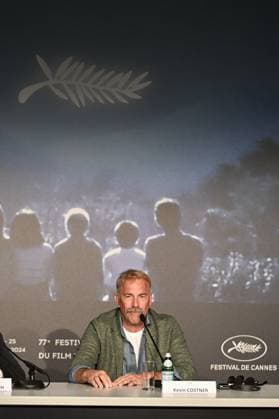 77eme Festival International du Film de Cannes MontÃ e des marches du film 77th International Cannes Film Festival Press Conference HORIZON KEVIN COSTNER 305241 2024 05 20 Costner, Kevin  Copyright: xSergexArnalx xStarfacex STAR_305241_027