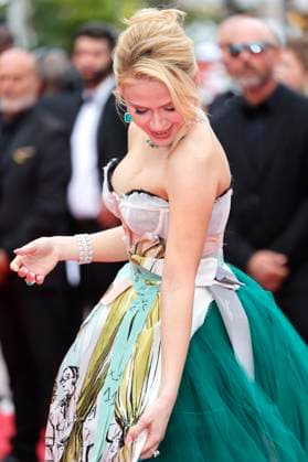 Maria Bakalova bei der Premiere des Kinofilms The Apprentice auf dem Festival de Cannes 2024 77. Internationale Filmfestspiele von Cannes im Palais des Festivals. Cannes, 20.05.2024