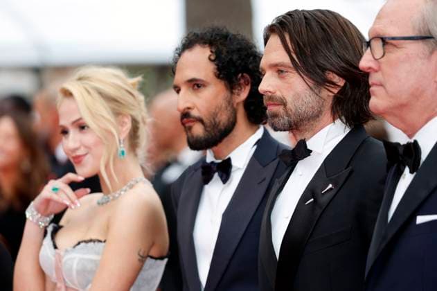 Maria Bakalova, Ali Abbasi, Sebastian Stan und Martin Donovan bei der Premiere des Kinofilms The Apprentice auf dem Festival de Cannes 2024 77. Internationale Filmfestspiele von Cannes im Palais des Festivals. Cannes, 20.05.2024