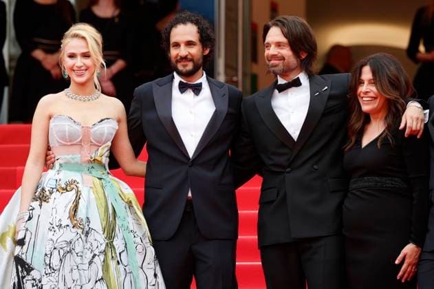 Maria Bakalova, Ali Abbasi, Sebastian Stan und Amy Baer bei der Premiere des Kinofilms The Apprentice auf dem Festival de Cannes 2024 77. Internationale Filmfestspiele von Cannes im Palais des Festivals. Cannes, 20.05.2024