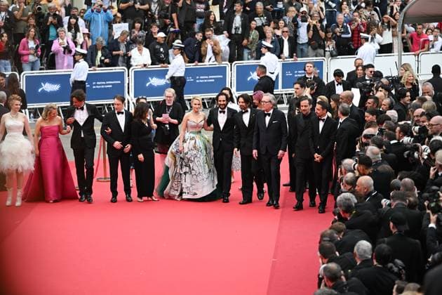 77eme Festival International du Film de Cannes MontÃ e des marches du film The Apprentice 77th International Cannes Film Festival Red Carpet of The Apprentice 305244 2024 05 20 Cannes France Stan, Sebastian Bakalova, Maria Abrasi, Ali Donovan, Martin  Copyright: xSergexArnalx xStarfacex STAR_305244_131