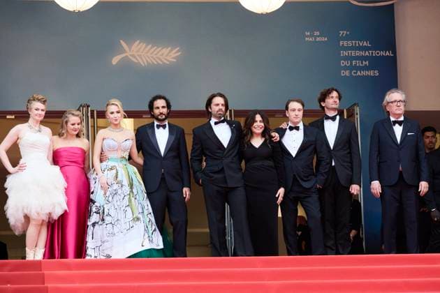 M Montà e des marches du film  The Apprentice  lors du 77eme Festival International du Film de Cannes Julianne Forde, Ruth Treacy, Maria Bakalova, Ali Abbasi, Sebastian Stan, Amy Baer, Gabriel Sherman, Louis Tisnà , Martin Donovan Montà e des marches du film  The Apprentice  lors du 77eme Festival International du Film de Cannes, au Palais des Festivals à Cannes On may 20th 2024 Jacovides Moreau Bestimage Red carpet of the movie  The Apprentice  during the 77th Cannes International Film Festival at the Palais des Festivals in Cannes, France On may 20th 2024 Cannes France Copyright: xJACOVIDES-MOREAUx xBESTIMAGExJACOVIDES-MOREAUx xBESTIMAGEx