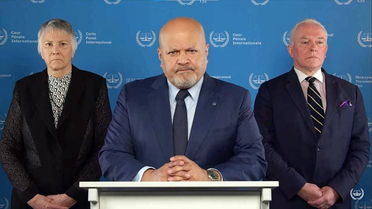 News Bilder des Tages Internationaler Strafgerichtshof, Pressekonferenz nach Haftbefehlen gegen Netanjahu und Hamas-Führer International Criminal Court s Chief prosecutor Karim Khan requested arrest warrants for Netanyahu and Defense Minister Yoav Gallant. The ICC s request for arrest warrants also included Hamas leaders for war crimes and crimes against humanity on Monday, May 20, 2024.  LAH2024052001 InternationalxCriminalxCourtx(IC