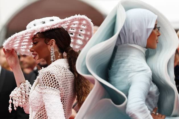 Bilder des Jahres 2024, Entertainment 05 Mai Entertainment Themen der Woche KW21 (240521) -- CANNES, May 21, 2024 -- Canadian model Winnie Harlow (L) and Somalian-Norwegian model Rawdah Mohamed arrive for the screening of the film The Apprentice at the 77th edition of the Cannes Film Festival in Cannes, southern France, on May 20, 2024. ) FRANCE-CANNES-FILM FESTIVAL-THE APPRENTICE GaoxJing 