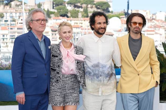 Martin Donovan, Maria Bakalova, Ali Abbasi und Sebastian Stan beim Photocall zum Kinofilm The Apprentice auf dem Festival de Cannes 2024 77. Internationale Filmfestspiele von Cannes am Palais des Festivals. Cannes, 21.05.2024