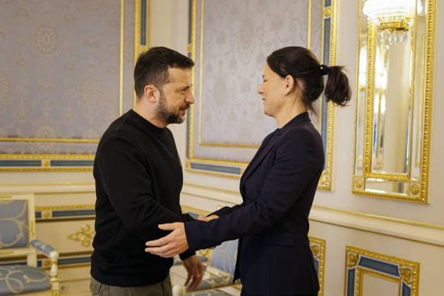 Bilder des Jahres 2024, News 05 Mai News Themen der Woche KW21 News Bilder des Tages Annalena Baerbock (Buendnis 90 Die Gruenen), Bundesaussenministerin, trifft im Praesidialamt der Ukraine Wolodymyr Selenskyj, Praesident der Ukraine. Kyjiw, 21.05.2024. Fotografiert im Auftrag des Auswaertigen Amtes Kyjiw Ukraine *** Annalena Baerbock Buendnis 90 Die Gruenen , Federal Foreign Minister, meets Volodymyr Selenskyj, President of Ukraine Kyiv, 21 05 2024 Photographed on behalf of the Foreign Office Kyiv Ukraine Copyright: xThomasxTrutschelxAAxphotothek.dex