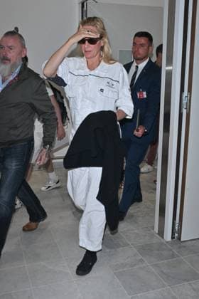 Cannes - Uma Thurman At Nice Airport Uma Thurman at Nice airport ahead the 77th Cannes Film Festival in Nice, France on May 21, 2024. Photo by Julien Reynaud APS-Medias ABACAPRESS.COM Nice France  Copyright: xReynaudxJulien APS-Medias ABACAx