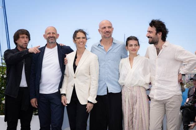 Cannes - Le Royaume Photocall Hugo Selignac, Saveriu Santucci, Jeanne Herry, Julien Colonna and Ghjuvanna Benedetti attend Le Royaume (The Kingdom) Photocall at the 77th annual Cannes Film Festival at Palais des Festivals on May 21, 2024 in Cannes, France. Photo by Shootpix ABACAPRESS.COM Cannes France  Copyright: xShootpix ABACAx
