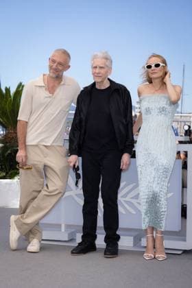 Cannes - The Shrouds Photocall Vincent Cassel, director David Cronenberg and Diane Kruger attend the The Shrouds (Les Linceuls) Photocall at the 77th annual Cannes Film Festival at Palais des Festivals on May 21, 2024 in Cannes, France. Photo by Shootpix ABACAPRESS.COM Cannes France  Copyright: xShootpix ABACAx