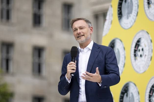 Christian Lindner (FDP), Bundesminister der Finanzen, aufgenommen im Rahmen der Praesentation der Muenze und Briefmarke UEFA Fuâˆöüball-Europameisterschaft 2024 im Bundesfinanzministerium in Berlin, 21.05.2024. Fotografiert im Auftrag des Bundesfinanzministeriums. Berlin Deutschland Copyright: xKiraxHofmannxBMFxphotothek.dex