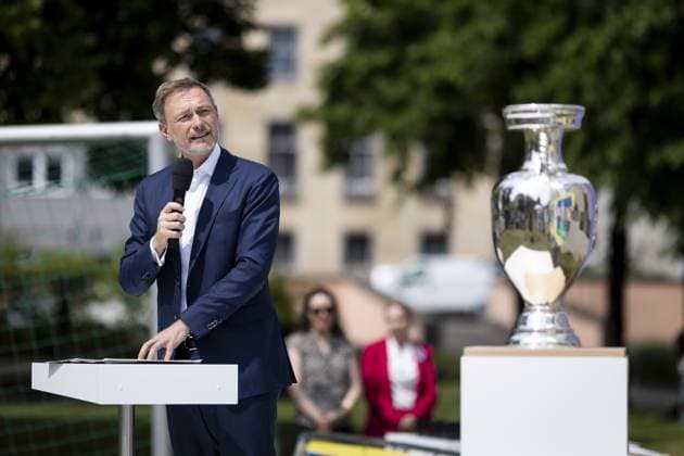 Christian Lindner (FDP), Bundesminister der Finanzen, aufgenommen im Rahmen der Praesentation der Muenze und Briefmarke UEFA Fuâˆöüball-Europameisterschaft 2024 im Bundesfinanzministerium in Berlin, 21.05.2024. Fotografiert im Auftrag des Bundesfinanzministeriums. Berlin Deutschland Copyright: xKiraxHofmannxBMFxphotothek.dex