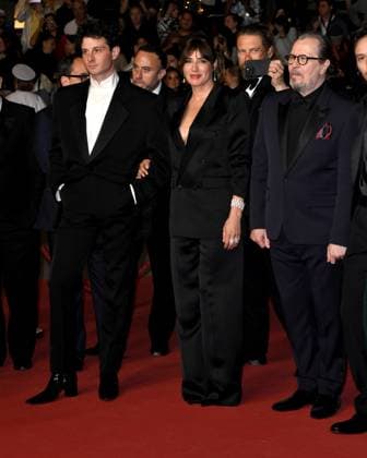 Cannes, 77th Cannes Film Festival 2024, Red carpet film Parthenope In the photo: Daniele Rienzo, Luisa Ranieri, Gary Oldman  Copyright: xAlbertoxTerenghix xipa-agency.nex xPoolxPhotoxEventsx03x IPA_Agency_IPA46375856