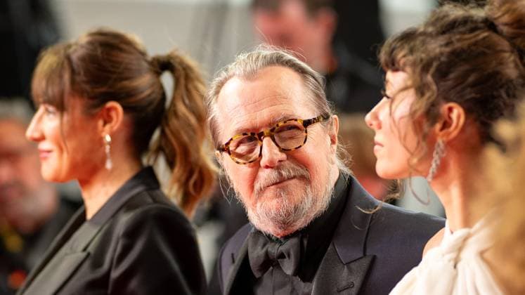 77eme Festival International du Film de Cannes Montee des marches du film Parthenope 77th International Cannes Film Festival Red carpet of Parthenope movie 305317 2024 05 21 Cannes France Oldman, Gary  Copyright: xEstellexCarlierx xStarfacex STAR_305317_044