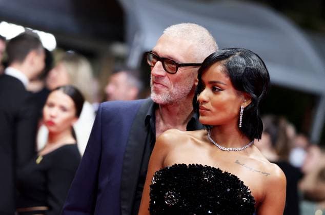 J MontÃ e des marches du film Â Parthenope Â lors du 77eme Festival International du Film de Cannes Vincent Cassel et sa compagne Narah Baptista MontÃ e des marches du film Â Parthenope Â lors du 77eme Festival International du Film de Cannes, au Palais des Festivals Ã Cannes On may 21th 2024 Jacovides Moreau Bestimage Red carpet of the movie Â Parthenope Â during the 77th Cannes International Film Festival at the Palais des Festivals in Cannes, France On may 21th 2024 Cannes France  Copyright: xJACOVIDES-MOREAUx xBESTIMAGExJACOVIDES-MOREAUx xBESTIMAGEx