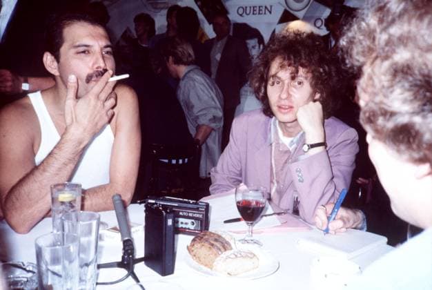Freddie Mercury and journalists Copyright: xFAMOUS. x 04406572