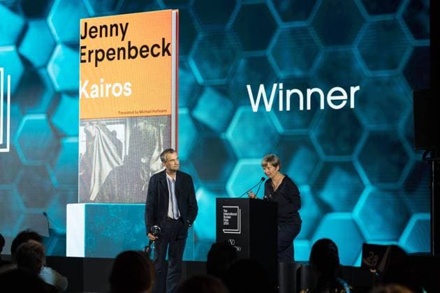 Bilder des Jahres 2024, News 05 Mai News Themen der Woche KW21 International Booker Prize 2024 Award Ceremony In London LONDON, UNITED KINGDOM - MAY 21, 2024: The winner of the International Booker Prize 2024 author Jenny Erpenbeck (R) speaks during the award ceremony at Tate Modern in London, United Kingdom on May 21, 2024. The International Booker Prize is awarded annually for the finest single work of fiction from around the world which has been translated into English and published in the UK and Ireland. London Greater London United Kingdom  Copyright: xWIktorxSzymanowiczx originalFilename: szymanowicz-internat240521_npfhy.jpg
