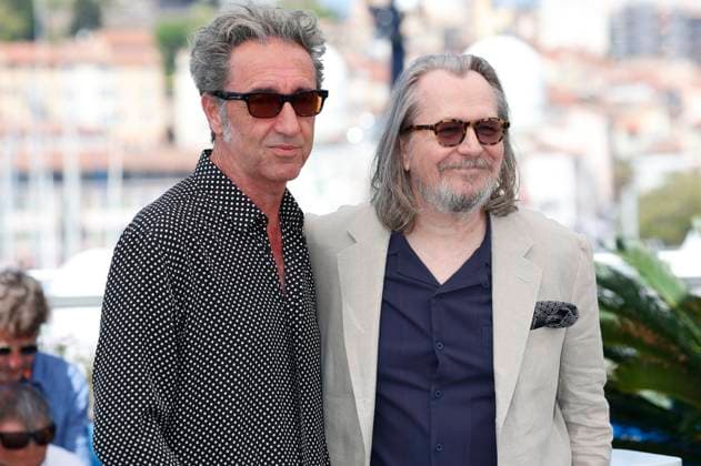 Paolo Sorrentino und Gary Oldman beim Photocall zum Kinofilm Parthenope auf dem Festival de Cannes 2024 77. Internationale Filmfestspiele von Cannes am Palais des Festivals. Cannes, 22.05.2024