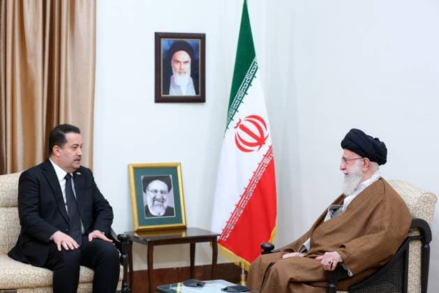News Themen der Woche KW21 News Bilder des Tages May 22, 2024, Tehran, Iran: Iranian Supreme Leader Ayatollah ALI KHAMENEI (R) in talks with Iraqi Prime Minister MOHAMMED SHIA AL-SUDANI (L) during a meeting after a funeral ceremony of late President Ebrahim Raisi in Tehran. Portraits of the late Iranian revolutionary founder Ayatollah Khomeini and the top and late President Ebrahim Raisi are seen. Khamenei led prayers for late president Ebrahim Raisi on May 22, as huge crowds thronged the capital, Tehran, for his funeral procession. Raisi and his entourage died in a helicopter crash on May 20. Tehran Iran - ZUMAi98_ 20240522_zih_i98_061 Copyright: xIranianxSupremexLeader SxOfficex