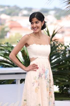 CANNES, FRANCE MAY 22 G D Rakhee THAKRAR during the photocall of the film September Says competing in Un Certain Regard at the 77th Cannes Film Festival at the Palais des Festivals on May 22, 2024 in Cannes, France CINEMA 77eme Festival de Cannes Photocall 22 05 2024 ValentinaClaret Panoramic 