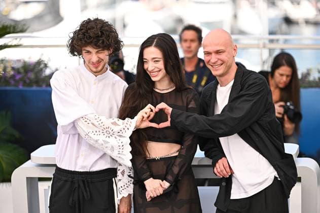 Entertainment Themen der Woche KW21 Entertainment Bilder des Tages News - Anora Photocall - The 77th Annual Cannes Film Festival Mark Eydelshteyn, Mikey Madison and Jurij Borisov attend the Anora Photocall at the 77th annual Cannes Film Festival at Palais des Festivals on May 22, 2024 in Cannes, France. Cannes Palais des Festival France Copyright: xStefanosxKyriazisx xLiveMediax LPN_1365271