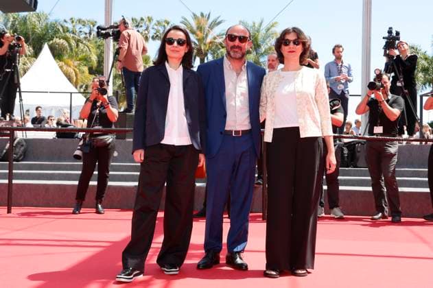 Maureen Fazendeiro, Telmo Churro und Mariana Ricardo bei der Premiere des Kinofilms Grand Tour auf dem Festival de Cannes 2024 77. Internationale Filmfestspiele von Cannes im Palais des Festivals. Cannes, 22.05.2024