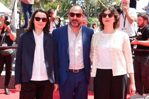 Maureen Fazendeiro, Telmo Churro und Mariana Ricardo bei der Premiere des Kinofilms Grand Tour auf dem Festival de Cannes 2024 77. Internationale Filmfestspiele von Cannes im Palais des Festivals. Cannes, 22.05.2024