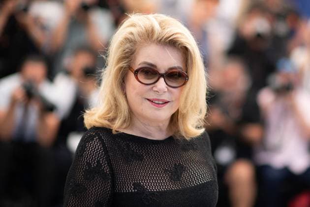 Entertainment Bilder des Tages Cannes Marcello Mio Photocall Catherine Deneuve attending the Marcello Mio Photocall as part of the 77th Cannes International Film Festival in Cannes, France on May 22, 2024. Photo by Aurore Marechal ABACAPRESS.COM  Copyright: xMarechalxAurore ABACAx