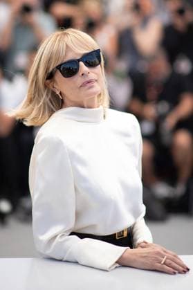 Entertainment Bilder des Tages Cannes Parthenope Photocall Isabella Ferrari attending the Parthenope Photocall as part of the 77th Cannes International Film Festival in Cannes, France on May 22, 2024. Photo by Aurore Marechal ABACAPRESS.COM  Copyright: xMarechalxAurore ABACAx