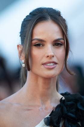 Cannes Le Comte de Monte-Cristo Premiere AM Izabel Goulart attending the Le Comte de Monte-Cristo Premiere as part of the 77th Cannes International Film Festival in Cannes, France on May 22, 2024. Photo by Aurore Marechal ABACAPRESS.COM Cannes France  Copyright: xMarechalxAurore ABACAx