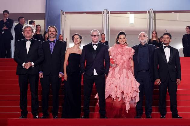 MontÃ e des marches du film Â Motel Destino Â lors du 77eme Festival International du Film de Cannes, au Palais des Festivals Ã Cannes Fabiano Gullane, Caio Gullane, Janaina Bernardes, Fabio Assuncao, Nataly Rocha, Karim AÃ¯nouz, Iago Xavier MontÃ e des marches du film Â Motel Destino Â lors du 77eme Festival International du Film de Cannes, au Palais des Festivals Ã Cannes Le 22 mai 2024 Jacovides Moreau Bestimage Red carpet of the movie Â Motel Destino Â during the 77th Cannes International Film Festival at the Palais des Festivals in Cannes, France On may 22th 2024 Cannes France  Copyright: xJACOVIDES-MOREAUx xBESTIMAGExJACOVIDES-MOREAUx xBESTIMAGEx