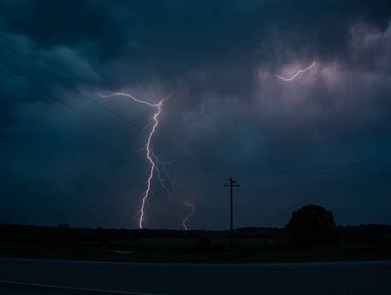 Chasing lightning storms in the night Ryan, Oklahoma, United States R_ORFW240521EE-1442299-01
