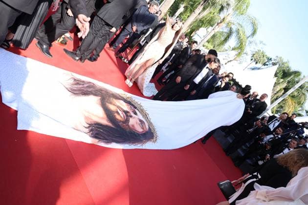 Entertainment Bilder des Tages May 22, 2024, Cannes, France: Guest attends the Le Comte De Monte-Cristo Red Carpet at the 77th annual Cannes Film Festival at Palais des Festivals on May 22, 2024 in Cannes, France. Cannes France - ZUMAs181 20240522_zea_s181_024 Copyright: xDGPx