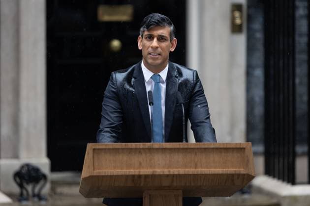 Rishi Sunak announces UK general election for Thursday 4 July - 22 May 2024 Prime Minister Rishi Sunak makes a statement outside 10 Downing Street announcing the date of the next general election. A General Election will be held in the UK on 4th July 2024 with the Labour Party under Keir Starmer still ahead in the polls and expected to form the next government. London United Kingdom Copyright: xTejasxSandhux xSOPAxImagesx 4B0A9068