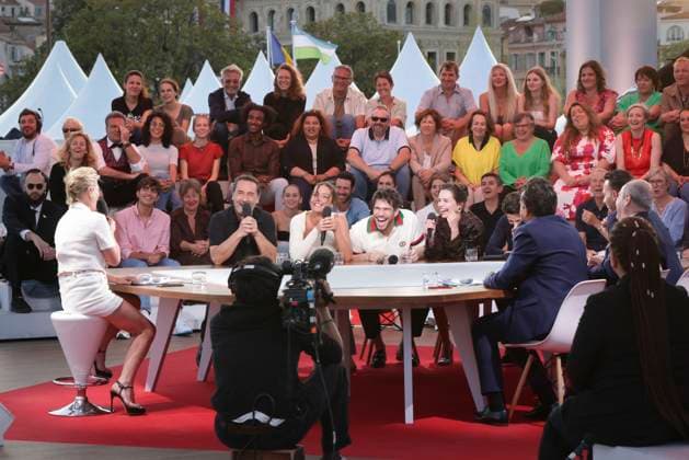 Exclusive Set of the Ã mission C Ã vous at the 77th Cannes International Film Festival Exclusive Gilles Lellouche, Adele Exarchopoulos, Francois Civil, Mallory Wanecque, Malik Frikah on the set of the Ã mission C Ã vous at the 77th Cannes International Film Festival on May 22, 2024 Jack Tribeca Bestimage No Web Belgium and Switzerland Cannes France  Copyright: xJackxTribecax xBestimagexJackxTribecax xBestimagex