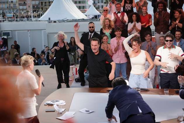 Exclusive Set of the Ã mission C Ã vous during the 77th Cannes International Film Festival Exclusive Gilles Lellouche, Adele Exarchopoulos, Francois Civil on the set of the Ã mission C Ã vous during the 77th Cannes International Film Festival on May 22, 2024 Jack Tribeca Bestimage No Web Belgium and Switzerland Cannes France  Copyright: xJackxTribecax xBestimagexJackxTribecax xBestimagex
