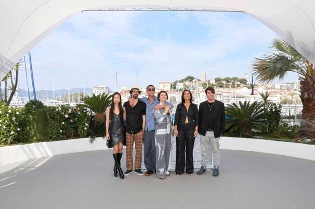 Lang Khe Tran, Goncalo Waddington, Miguel Gomes, Crista Alfaiate, Filipa Reis und Claudio da Silva beim Photocall zum Kinofilm Grand Tour auf dem Festival de Cannes 2024 77. Internationale Filmfestspiele von Cannes am Palais des Festivals. Cannes, 23.05.2024