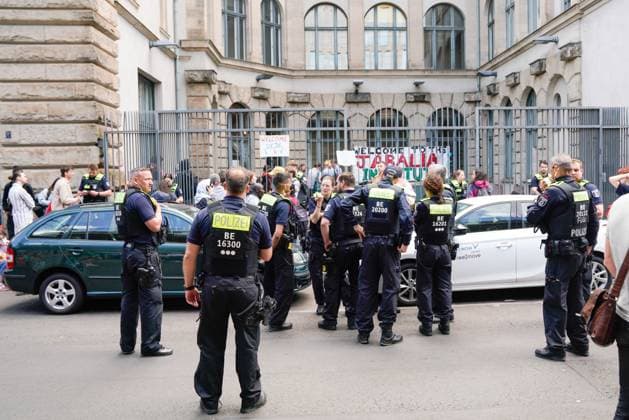 Bilder des Jahres 2024, News 05 Mai News Themen der Woche KW21 News Bilder des Tages Berlin, Deutschland 23. Mai 2024: Besetztes Gebäude der Humboldt Universität Berlin. Besetzung durch eine propalästinensische Gruppe. Institut für Sozialwissenschaften der Humboldt-Universität zu Berlin *** Berlin, Germany 23 May 2024 Occupied building of the Humboldt University Berlin Occupation by a pro-Palestinian group Institute for Social Sciences of the Humboldt University of Berlin Copyright: xFotostandx xReuhlx