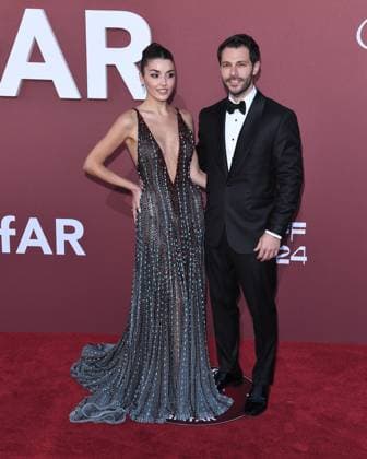 Cannes, France: Cap d Antibes, 30th amfAR gala Cannes In the photo: Hande Ercel, Hakan SabancÄ Cannes France  - ZUMAp169 20240523_zea_p169_703 Copyright: xAlbertoxTerenghix