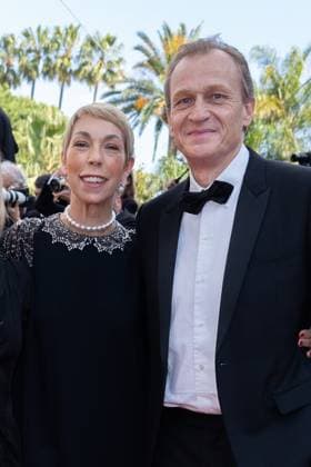 B MontÃ e des marches du film Â L?amour ouf Â lors du 77eme Festival International du Film de Cannes Mathilde Favier et son mari Nicola Altmayer MontÃ e des marches du film Â L?amour ouf Â lors du 77eme Festival International du Film de Cannes, au Palais des Festivals Ã Cannes Le 23 mai 2024 Olivier Borde Bestimage Red carpet of the movie Â Beating HeartsÂ during the 77th Cannes International Film Festival at the Palais des Festivals in Cannes, France On may 23th 2024 Cannes France  Copyright: xOLIVIERxBORDEx xBESTIMAGExOLIVIERxBORDEx xBESTIMAGEx