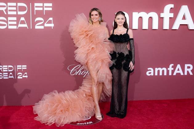 Entertainment Bilder des Tages M Photocall of the l?amfAR 2024 gala at l?HÃ tel du Cap Eden Roc, during the 77th Cannes International Film Festival Heidi Klum and her daughter Leni Photocall of the l?amfAR 2024 gala at l?HÃ tel du Cap Eden Roc, Antibes, during the 77th Cannes International Film Festival On May 23th 2024 in Cap d Antibes, France Moreau Jacovides Bestimage Celebs attending amfAR Gala Cannes 2024 at Hotel du Cap Eden Roc, during the 77th Cannes International Film Festival On May 23th 2024 in Cap d Antibes, France Cap d Antibes France  Copyright: xJACOVIDES-MOREAUx xBESTIMAGExJACOVIDES-MOREAUx xBESTIMAGEx