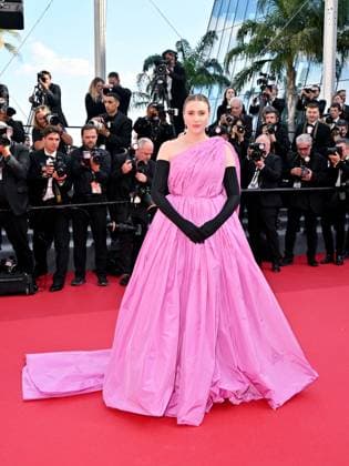 Cannes, France: Cannes, 77th Cannes Film Festival 2024, Tenth Evening. Red carpet of the film L Amour Ouf In the photo: Greta Gerwig Cannes France  - ZUMAp169 20240523_zea_p169_775 Copyright: xManuelexMangiarottix