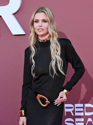 Cannes, France: Cap d Antibes - amfAR Gala Cannes 2024 - In the photo: Elizabeth Sulcer Cannes France  - ZUMAp169 20240523_zea_p169_1221 Copyright: xSimonexComix