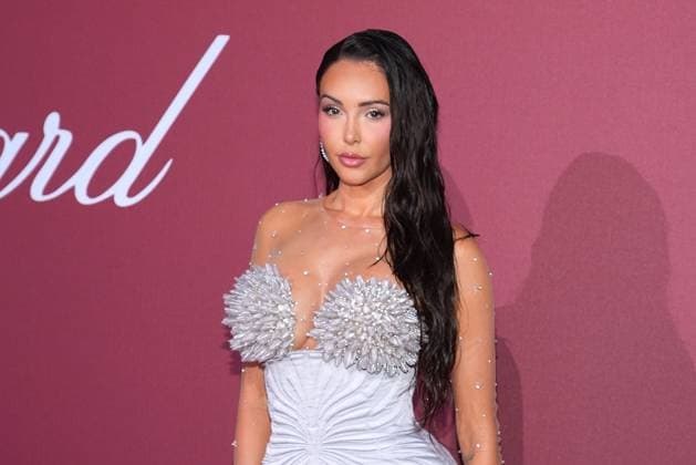 Nabilla Benattia bei der Amfar Gala am 23.05.2024 im Rahmen vom 77. Film Festival in Cannes Cannes Film Festival 2024 - Amfar Gala