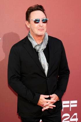 Entertainment Bilder des Tages Julian Lennon bei der 30. amfAR Gala Cannes im Rahmen des Festival de Cannes 2024 77. Internationale Filmfestspiele von Cannes im HÃ tel du Cap-Eden-Roc. Antibes. Cannes, 23.05.2024