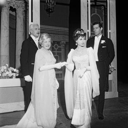 My Fair Lady My Fair Lady, Musical, Deutsche Erstaufführung, Theater des Westens in Berlin, Deutschland 1961, Regie: Sven Aage Larsen, Darsteller: Friedrich Schoenfelder, Agnes Windeck, Karin Hübner, Paul Hubschmid, Berlin Copyright: Kindermann Nur redaktionelle Nutzung Editorial use only KIN_740302043 EDITORIAL USE ONLY