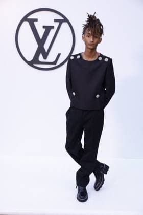 Bilder des Jahres 2024, Entertainment 05 Mai Entertainment Themen der Woche KW21 Entertainment Bilder des Tages Louis Vuitton Fashion Show Photocall - Barcelona Actor Jaden Smith poses at the photocall of the Louis Vuitton fashion show at Park Guell on May 23, 2024, in Barcelona, Catalonia, Spain. The Park Guell in Barcelona hosts today the Louis Vuitton Cruise 2025 collection fashion show, in one of the many actions that the firm has planned in collaboration with the Catalan capital to accompany the 37th America s Cup. The collection has been designed by Nicholas Ghesquiere, and the event will bring together Hollywood personalities and artists, as well as the owner of LVMH, Bernard Arnault, the man with the world s largest fortune. Photo by Kike Rincon Europa Press ABACAPRESS.COM Barcelona Spain  Copyright: xEuropaxPress ABACAx