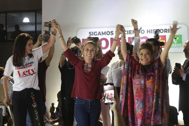 Claudia Sheinbaum Pardo, Mexico s Presidential candidate by Ã¢â‚¬ËœJuntos Hagamos HistoriaÃ¢â‚¬â ¢ alliance Accompanied by the candidate for the Mexico City Head of Government Clara Brugada and Leticia Varela candidate for mayor of Benito Juarezduring a rally campaign event heading to the elections at Benito JuoÂ¡rez mayor office esplanade. on May 22, 2024 in Mexico City, Mexico. Mexico City Mexico - ZUMAe321 20240522_zia_e321_013 Copyright: xIsmaelxRosasx